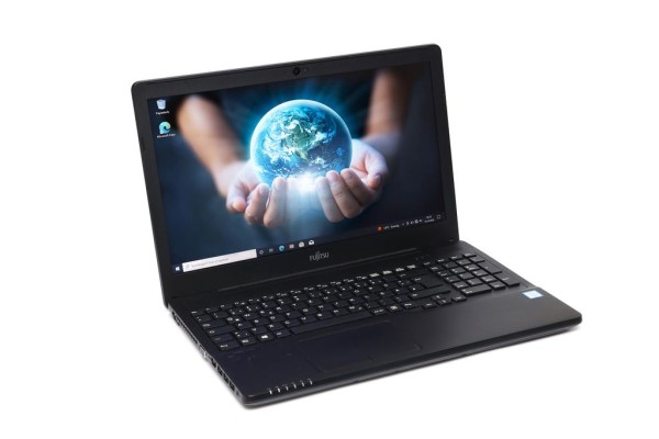Fujitsu LifeBook A556 15,6&quot; (39,6cm) i5-6200U 2x 2,30GHz 8GB 256GB SSD Laptop